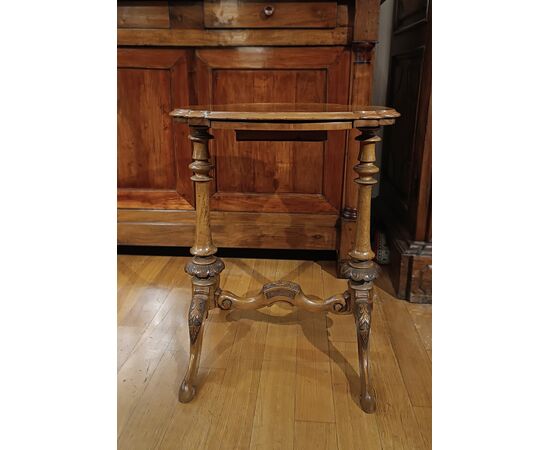CARVED WALNUT TABLE EARLY 19TH CENTURY