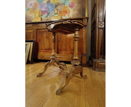 CARVED WALNUT TABLE EARLY 19TH CENTURY