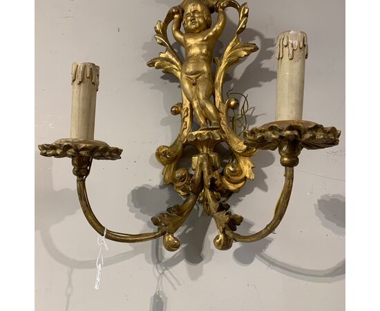 COPPIA DI APPLIQUES IN LEGNO INTAGLIATO E DORATO, META' DEL XIX SECOLO