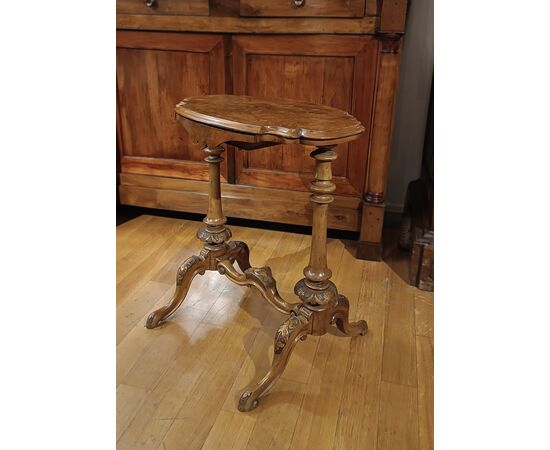 CARVED WALNUT TABLE EARLY 19TH CENTURY