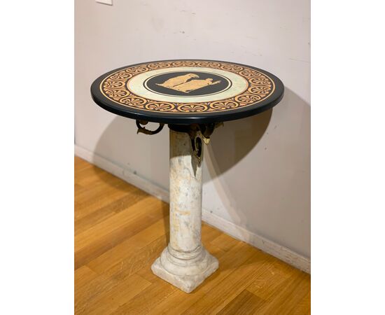 NEOCLASSICAL TABLE IN MARBLE AND SCAGLIOLA LATE 19TH CENTURY