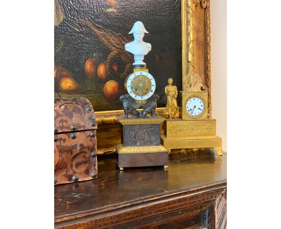 OROLOGIO DA TAVOLO A PENDOLO NAPOLEONE PRIMA META' DEL XIX SECOLO