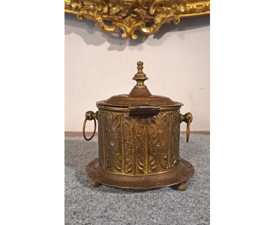 BRASS ESSENCE HOLDER, FIRST HALF OF THE 17TH CENTURY
