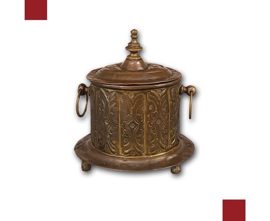 BRASS ESSENCE HOLDER, FIRST HALF OF THE 17TH CENTURY