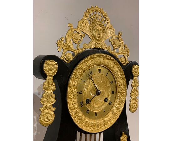 Neoclassical lyre clock from the late 18th century