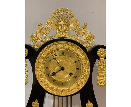 Neoclassical lyre clock from the late 18th century