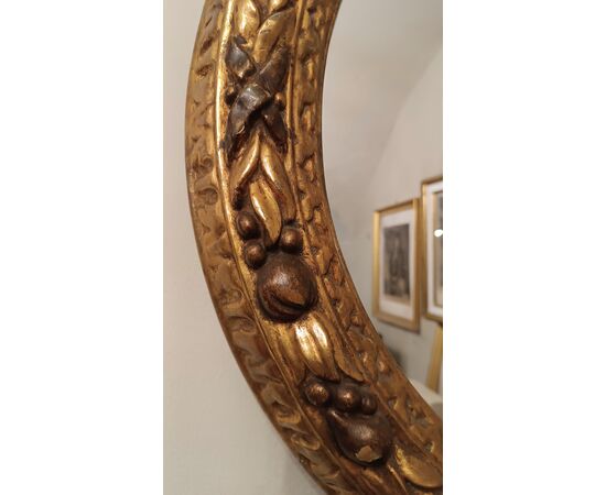 Round gilded wood mirror, second half of the 19th century