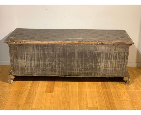 Wooden chest painted in the first half of the 18th century