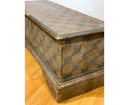 Wooden chest painted in the first half of the 18th century