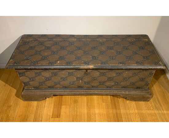 Wooden chest painted in the first half of the 18th century