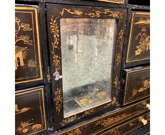 Travel cabinet with three sections, China, Qing Dynasty