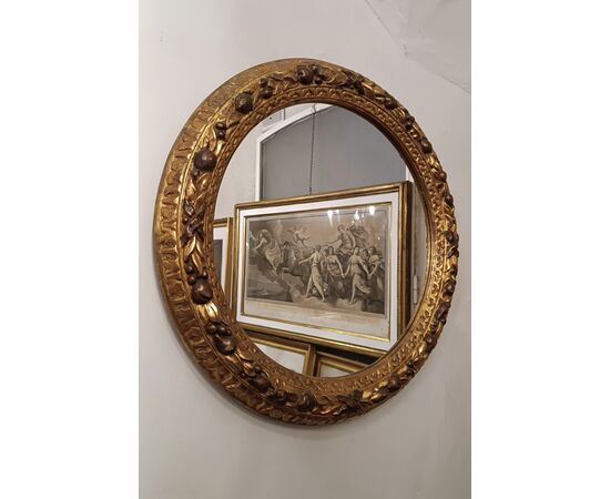 Round gilded wood mirror, second half of the 19th century