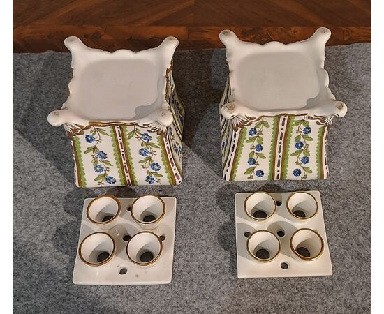 PAIR OF POLYCHROME PORCELAIN FLOWER HOLDERS FIRST 19TH CENTURY
