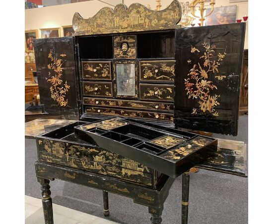Travel cabinet with three sections, China, Qing Dynasty