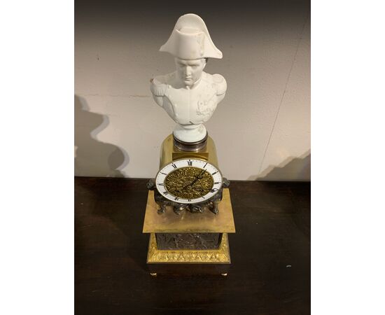 OROLOGIO DA TAVOLO A PENDOLO NAPOLEONE PRIMA META' DEL XIX SECOLO