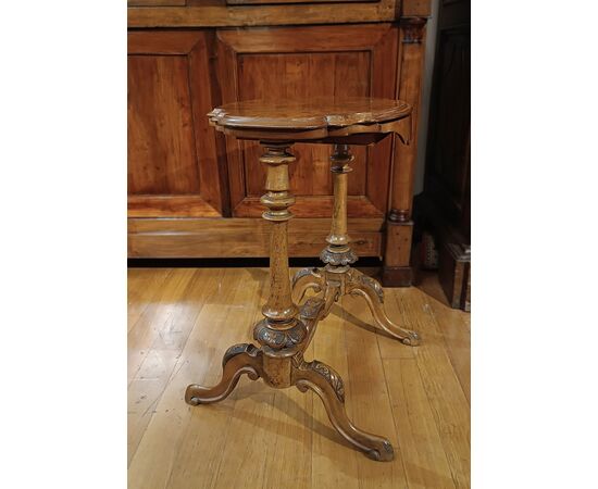 CARVED WALNUT TABLE EARLY 19TH CENTURY