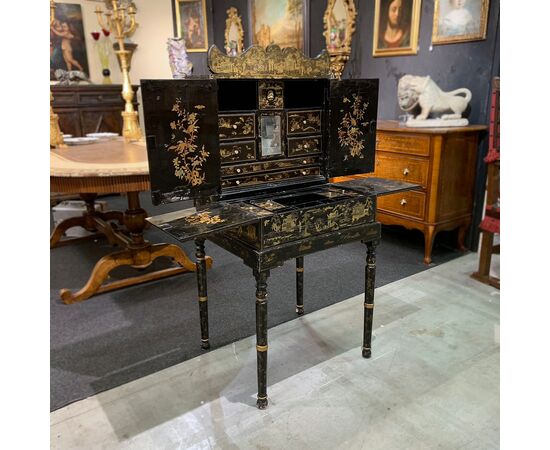 Travel cabinet with three sections, China, Qing Dynasty
