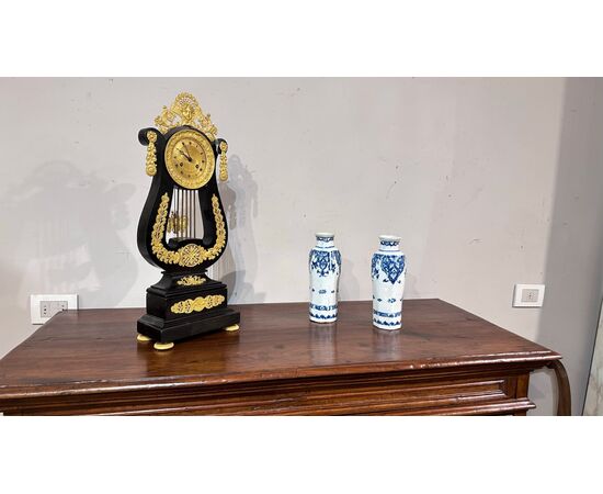 PAIR OF GINORI VASES 18TH CENTURY