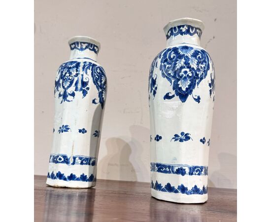 PAIR OF GINORI VASES 18TH CENTURY