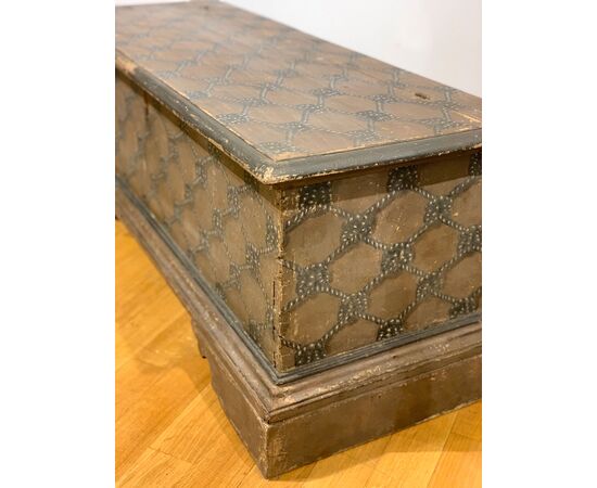 Wooden chest painted in the first half of the 18th century