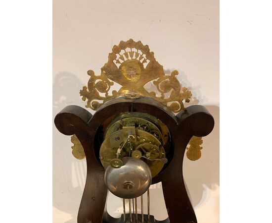 Neoclassical lyre clock from the late 18th century