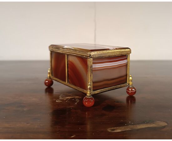 19th century agate jewelery box