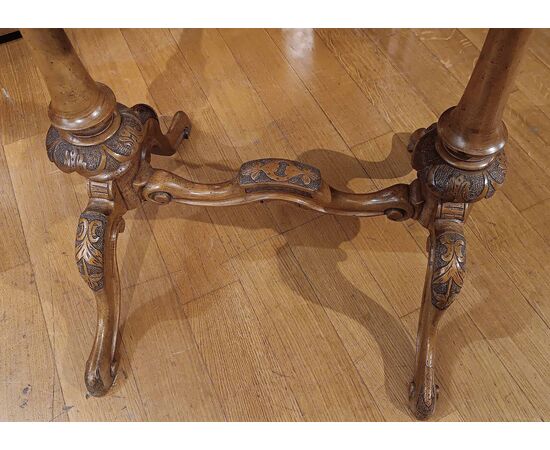 CARVED WALNUT TABLE EARLY 19TH CENTURY
