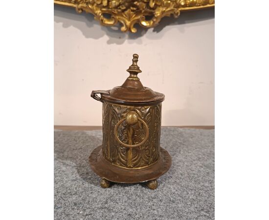 BRASS ESSENCE HOLDER, FIRST HALF OF THE 17TH CENTURY