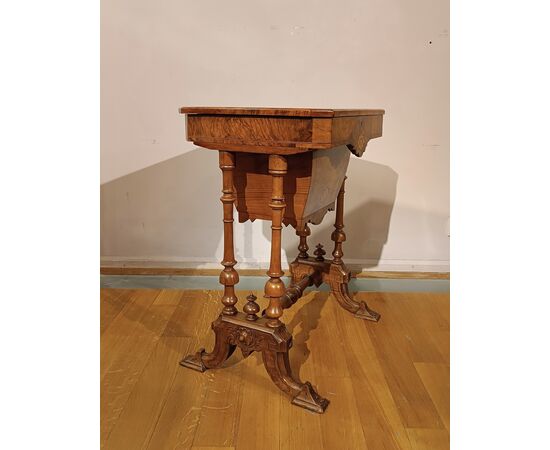 WALNUT WORK TABLE FIRST HALF 19TH CENTURY