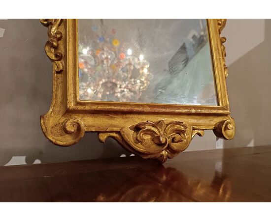 SMALL GILT WOOD MIRROR SECOND HALF 18TH CENTURY