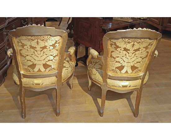PAIR OF GILDED ARMCHAIRS IN 18TH CENTURY STYLE