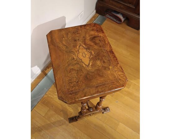WALNUT WORK TABLE FIRST HALF 19TH CENTURY