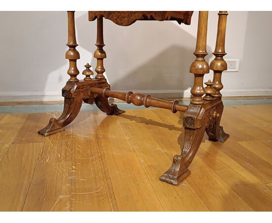 WALNUT WORK TABLE FIRST HALF 19TH CENTURY
