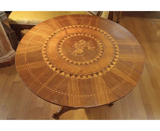 Inlaid Rolo table, first half of the 19th century
