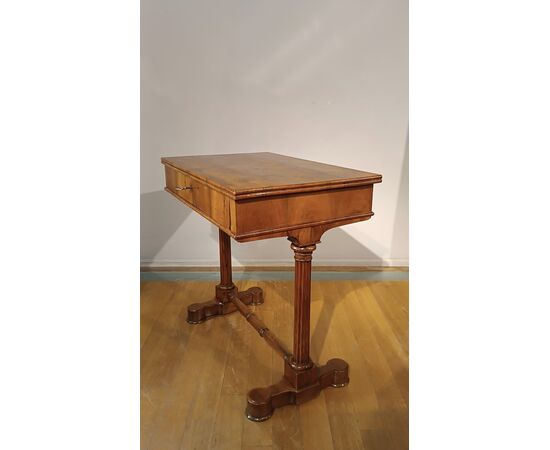 Small walnut table Charles X first 19th century