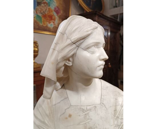 MARBLE BUST OF JOAN OF ARC, FIRST HALF OF THE 19TH CENTURY