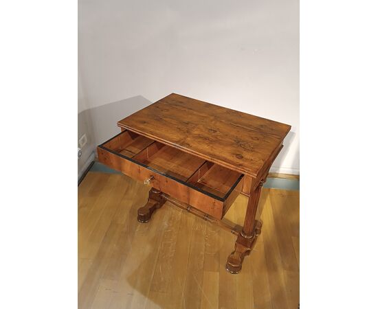 Small walnut table Charles X first 19th century