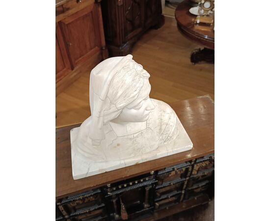MARBLE BUST OF JOAN OF ARC, FIRST HALF OF THE 19TH CENTURY