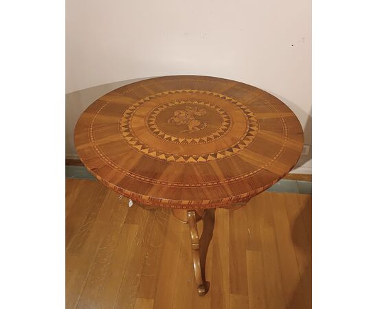 Inlaid Rolo table, first half of the 19th century