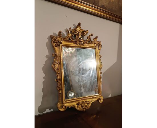 SMALL GILT WOOD MIRROR SECOND HALF 18TH CENTURY