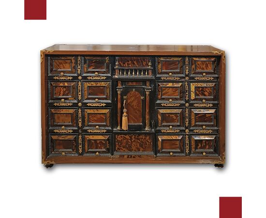 Walnut Monetiere with Finishes from the Early 18th Century