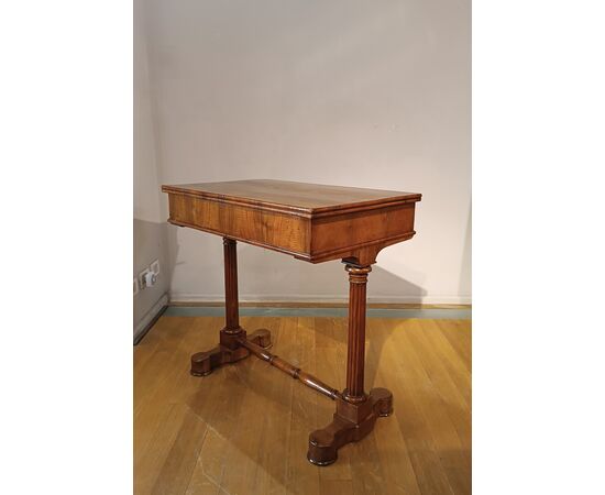 Small walnut table Charles X first 19th century
