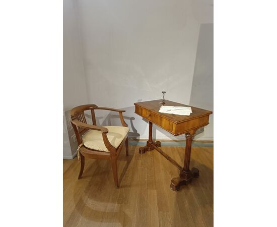 Small walnut table Charles X first 19th century