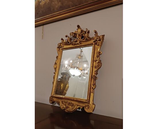 SMALL GILT WOOD MIRROR SECOND HALF 18TH CENTURY