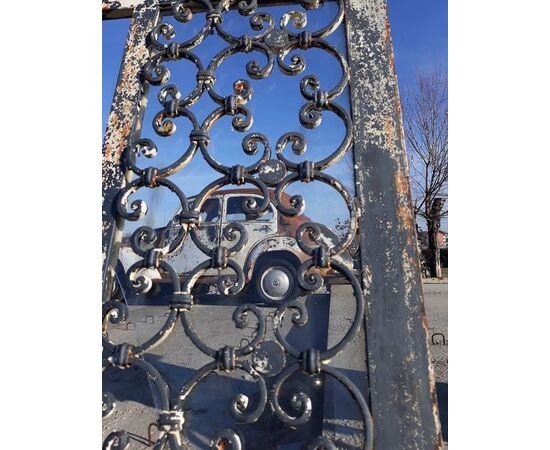 Iron divider