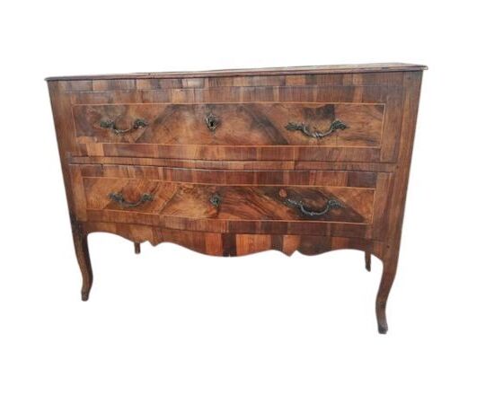 Grazioso ed elegante Cassettone Comoncino Luigi XV Emiliano in noce
