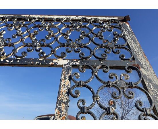 Iron divider
