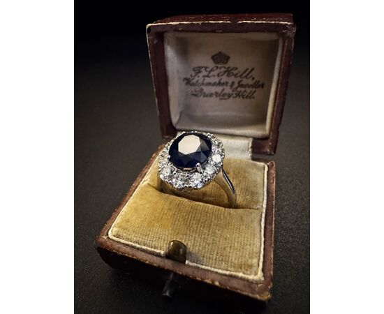 Ring with Sapphire and Diamonds