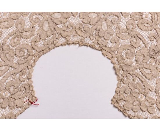 Antique lace collar - B/385 -