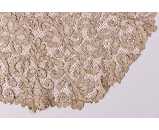 Antique lace collar - B/385 -